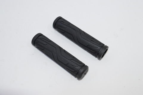 Ручка руля резиновая (120mm) черная 90779