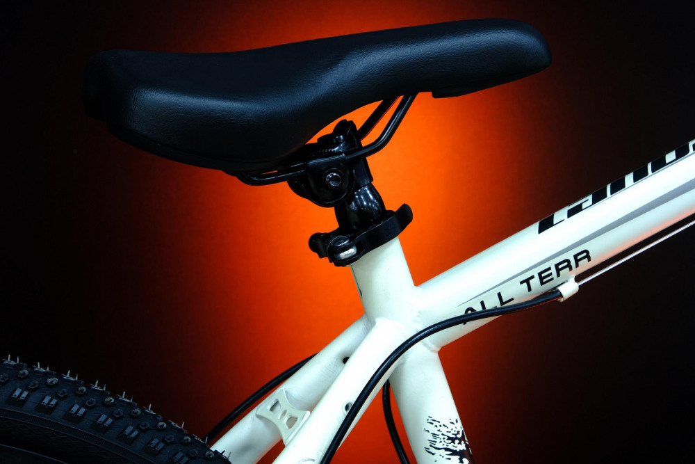 LAND JACK 26 Белый/Чёрный