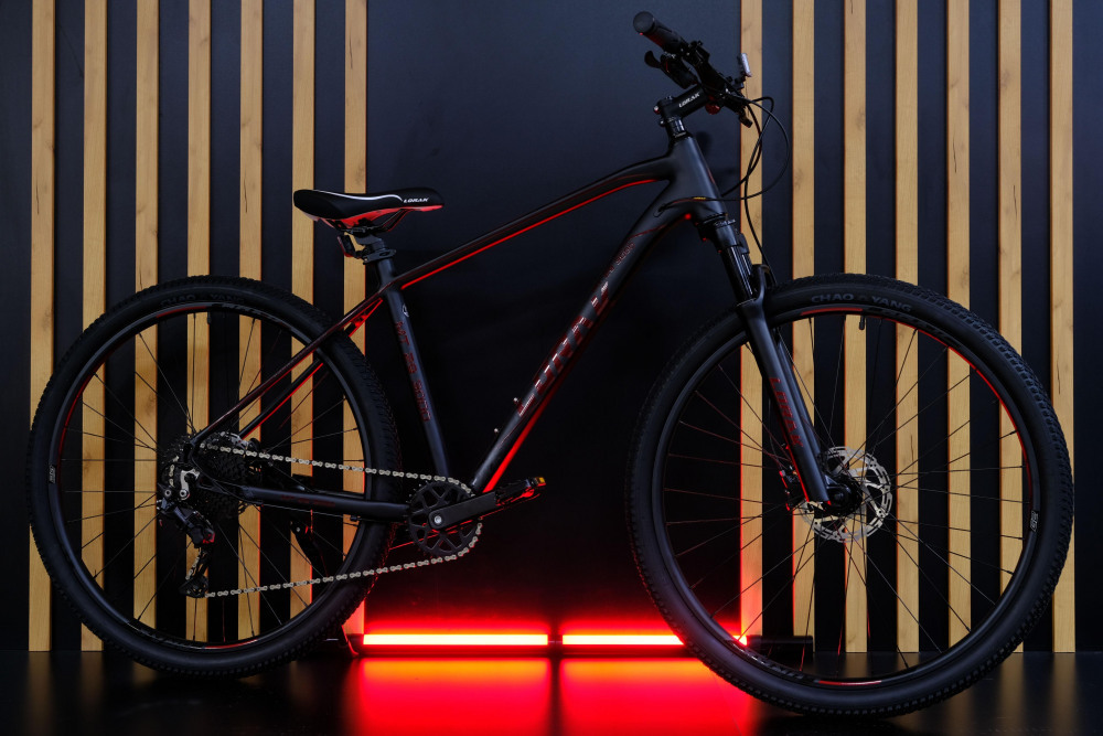 LORAK MT 29 - 3000 Матовый Чёрный/Красный рама 19 (на рост 172-183)